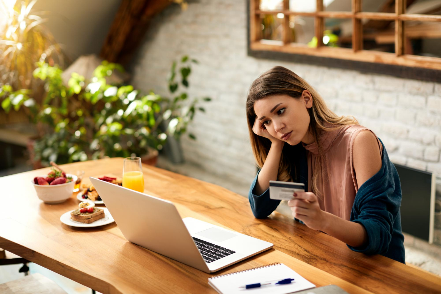 Canadians Worried About Credit Card Debt in Early 2026
