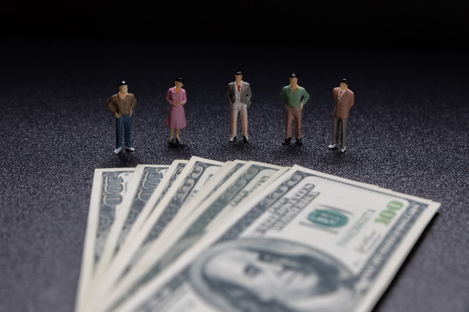 Federal Reserve Faces Inflation and Growth Dilemma