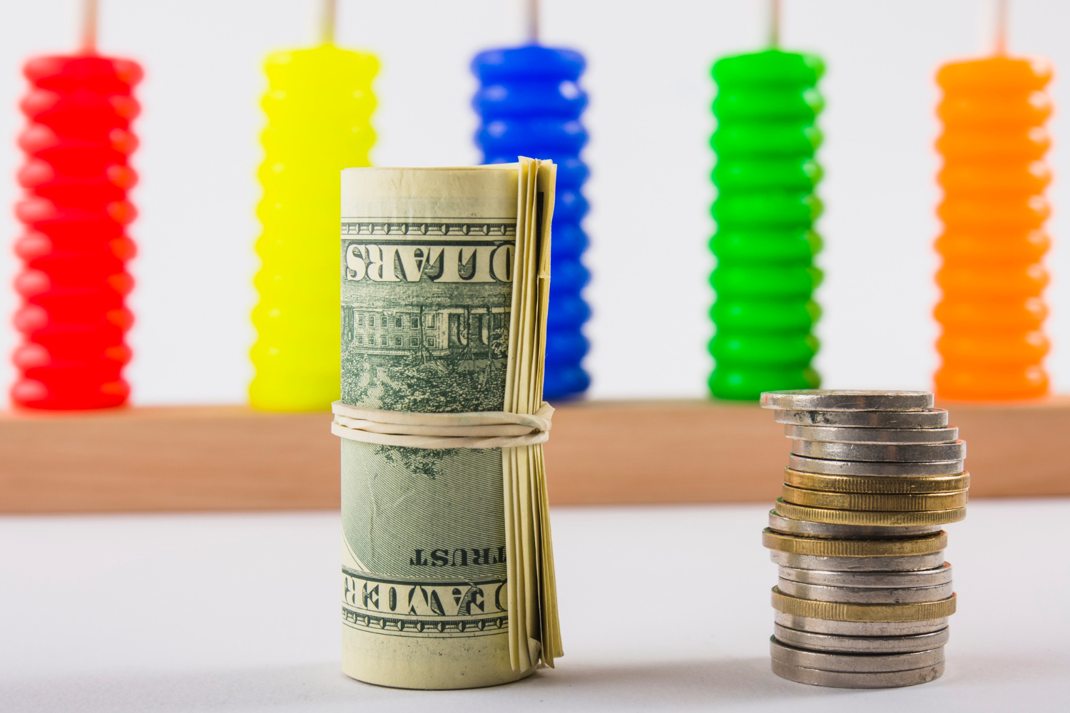 US Retail Spending Rises as Higher Gas Prices Put Pressure on Household Budgets