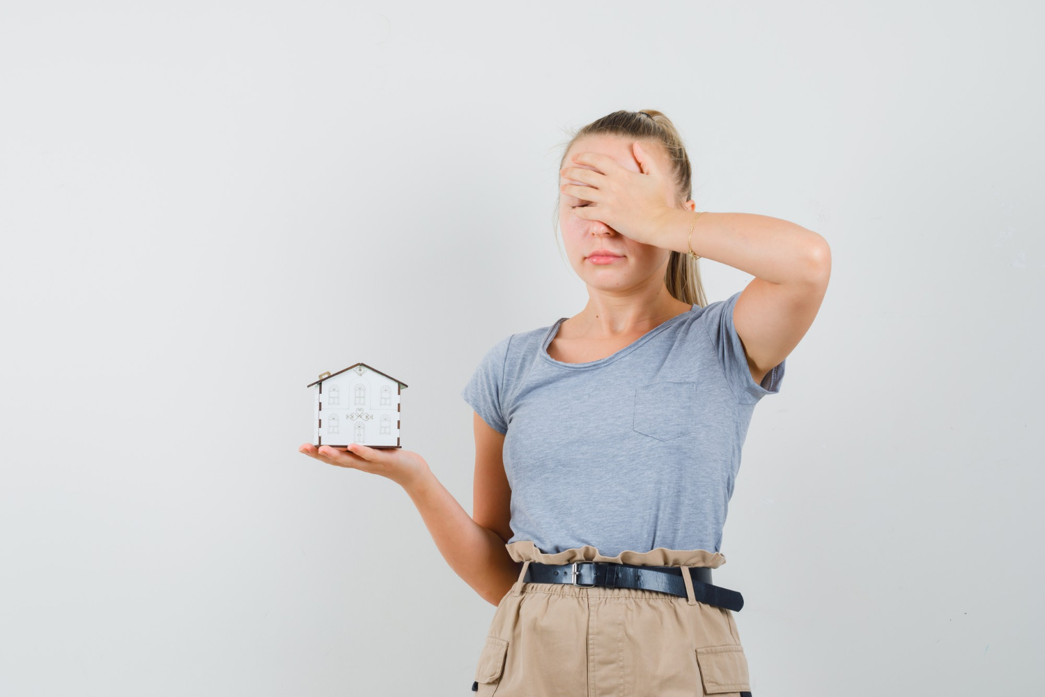 US Housing Market Faces New Crisis as Mortgage Rates Climb and Homebuyers Struggle